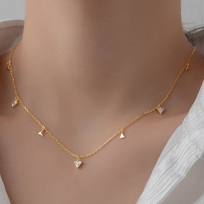 Minimalist Necklace - Triangles