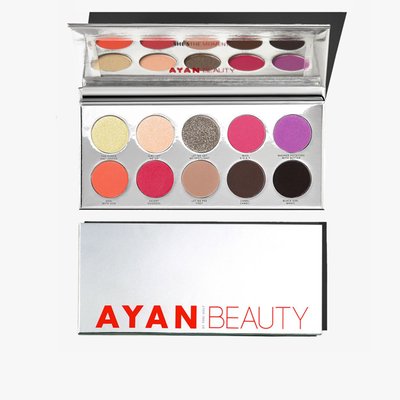 SHE'S THE MOMENT ™ EYES & CHEEKS PALETTE