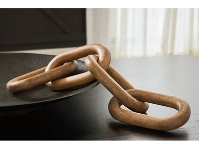 Mardelby Wood Chain Sculpture
