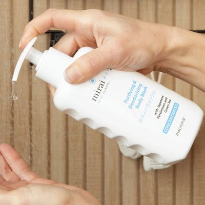 Purifying & Deodorizing Body Wash with Persimmon