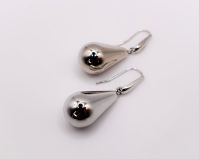 Le Réussi Sterling Silver Raindrop Elegance Earrings