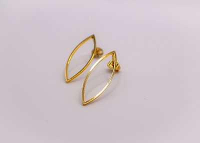 Golden Leaf Elegance Earrings