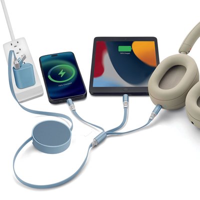 6-in-1 Retractable Cable With Fast Charge Adapter - Blue