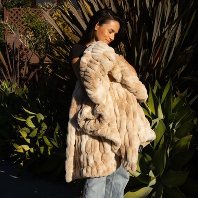 Ribbed Faux Fur Throw - Marbled Caramel