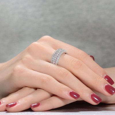 Timeless Brilliance Sterling Silver Band Ring - Platinum