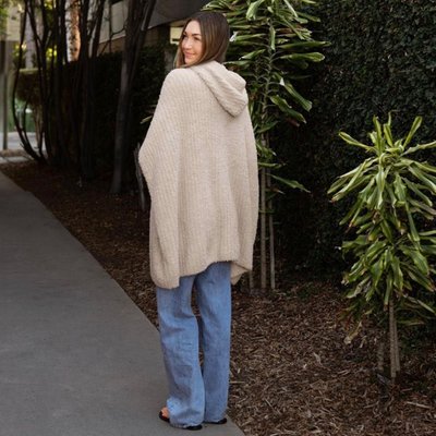 Feather Yarn Poncho - Nude