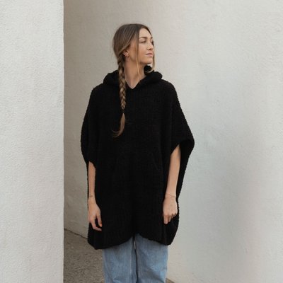 Feather Yarn Poncho - Black