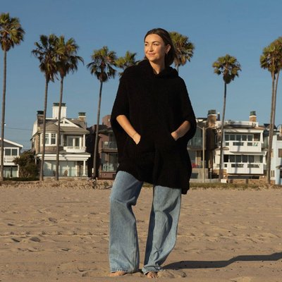 Feather Yarn Poncho - Black