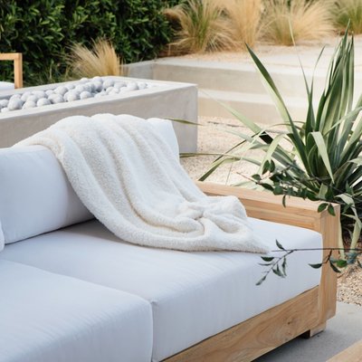 Feather Yarn Throw - Ivory