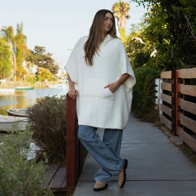 Feather Yarn Poncho - Ivory