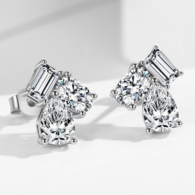 Opulent Radiance Stud Earrings - Platinum