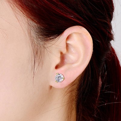 Classic Brilliant-Cut Solitaire Stud Earrings