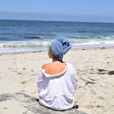 Hero Hair Towel & Frizz Out Hair Brush Duo - Cielo Blue