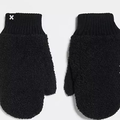 Mittens black YM2