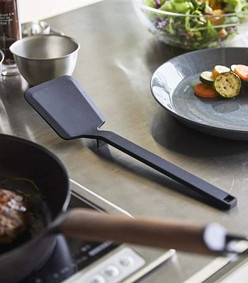 Floating Spatula